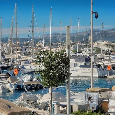 Jul - Studette - Croisette - Vca