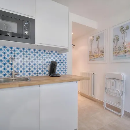 Jul - Studette - Croisette - Vca * Канны