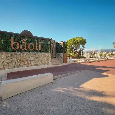 Jul - Studette - Croisette - Vca Канны