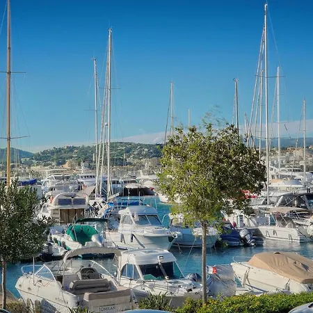 Jul - Studette - Croisette - Vca