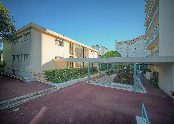 Jul - Studette - Croisette - Vca Cannes